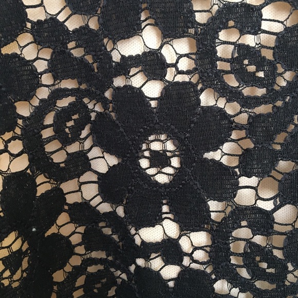 Laced Tank Top - Picture 3 of 4